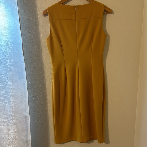 Use - Picture 2 of 2